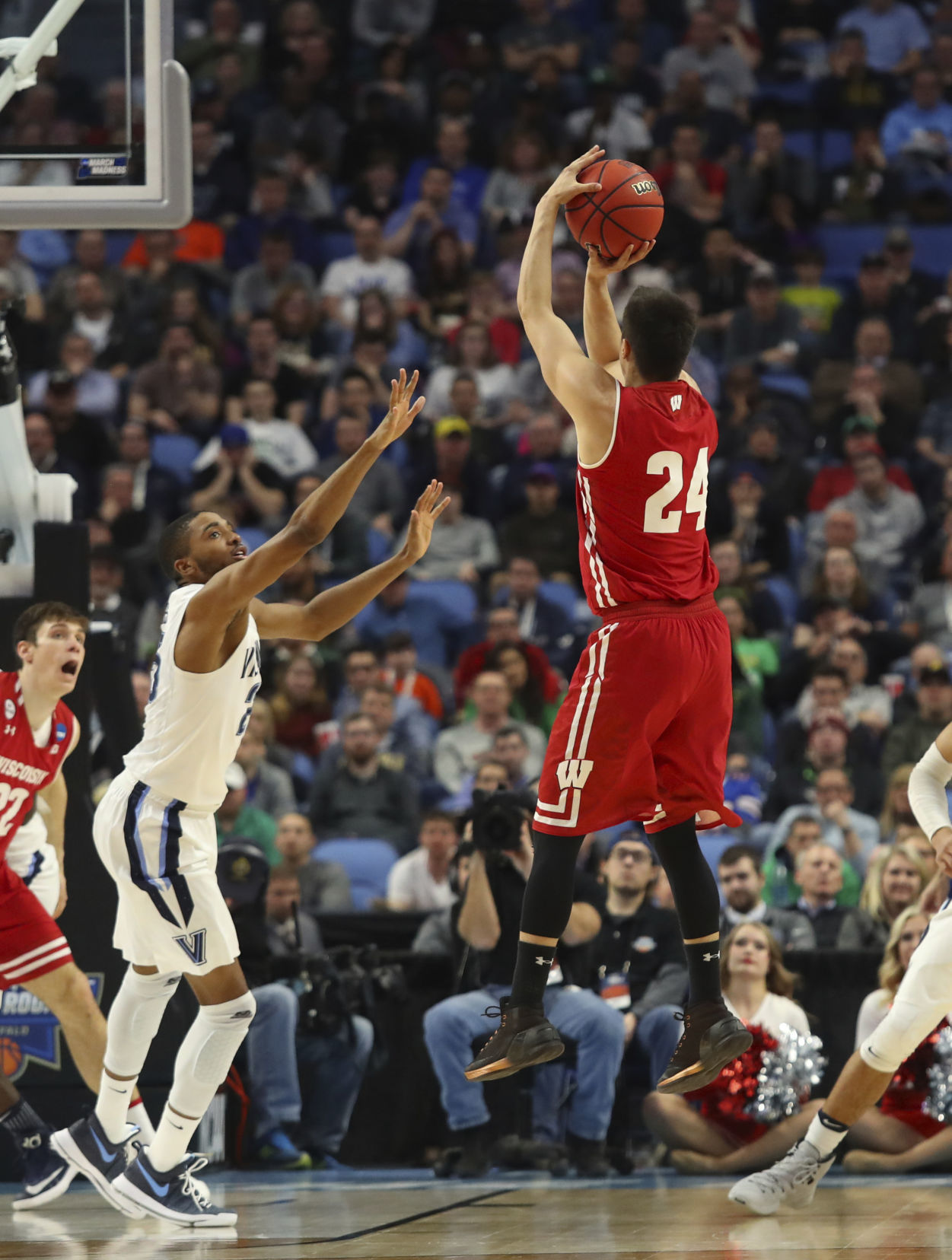 Badgers 65, Wildcats 62